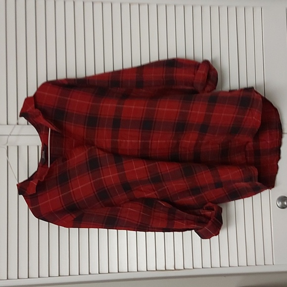 Neuw Tops - Neuw button up shirt